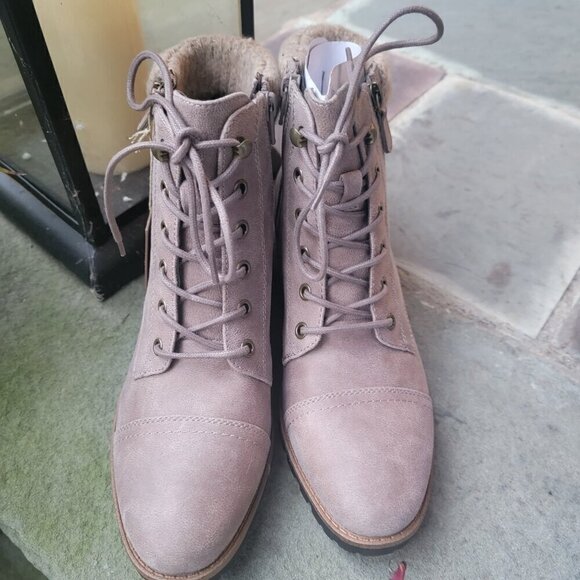 White Mountain Taupe Daisy Boots - sz 9.5M - NWT - Picture 4 of 5